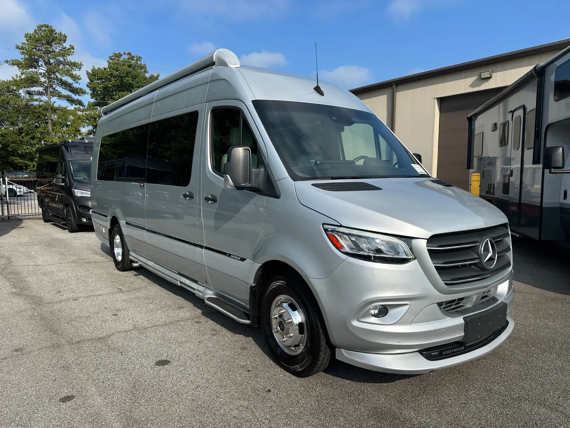 2023 Airstream International 27FB